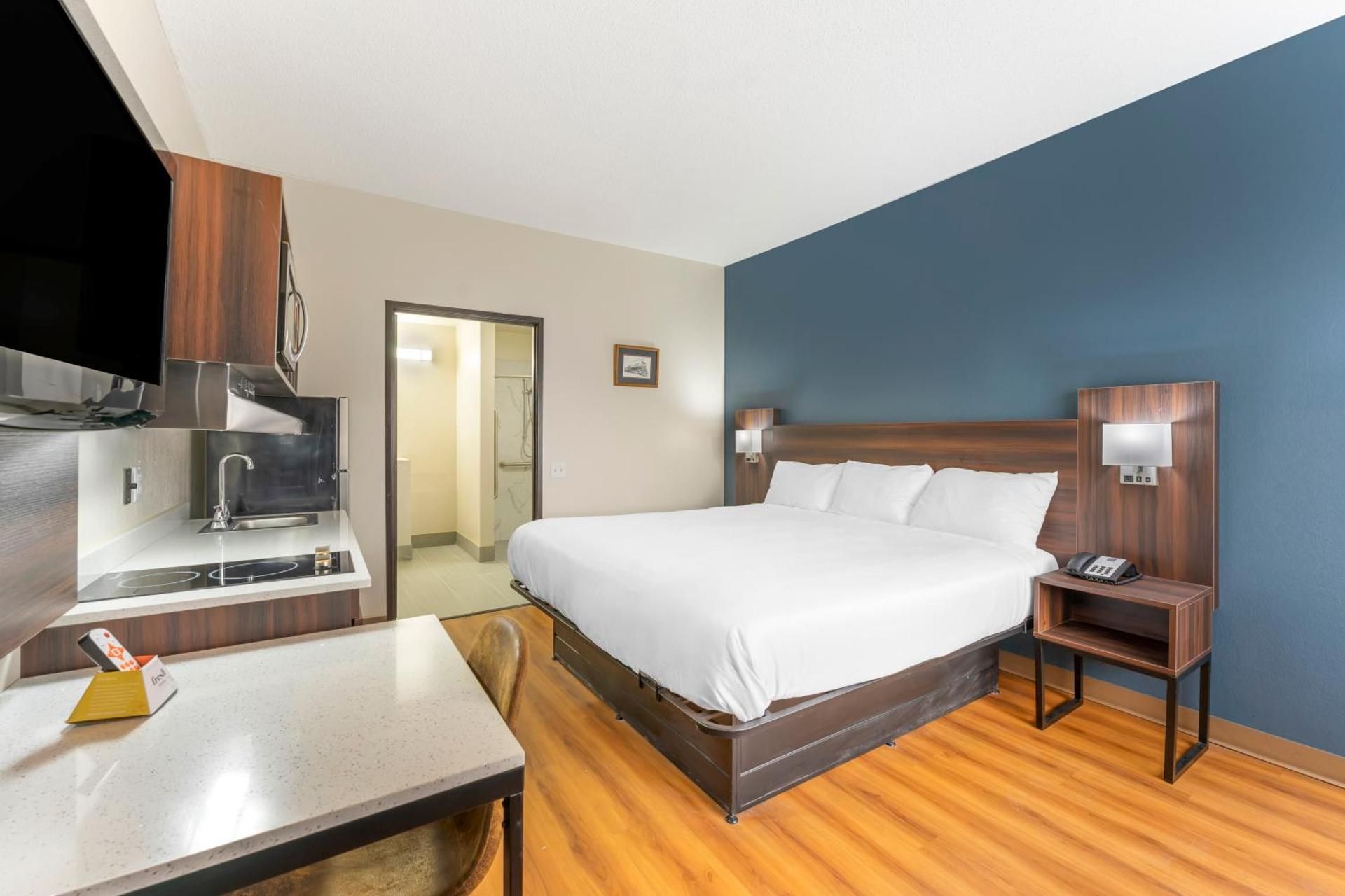 Efficiency King Room - Accessible/Non Smoking