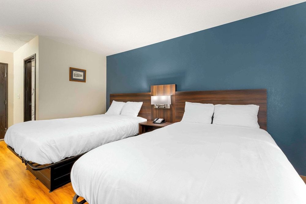 Suburban Studios LaVale-Cumberland Room, 2 Double Beds, Non Smoking