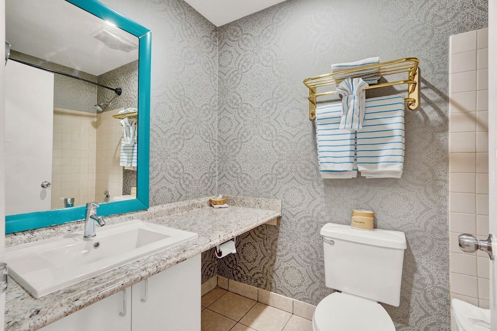 Crown Motel Standard Room, 2 Queen Beds, Non Smoking 7