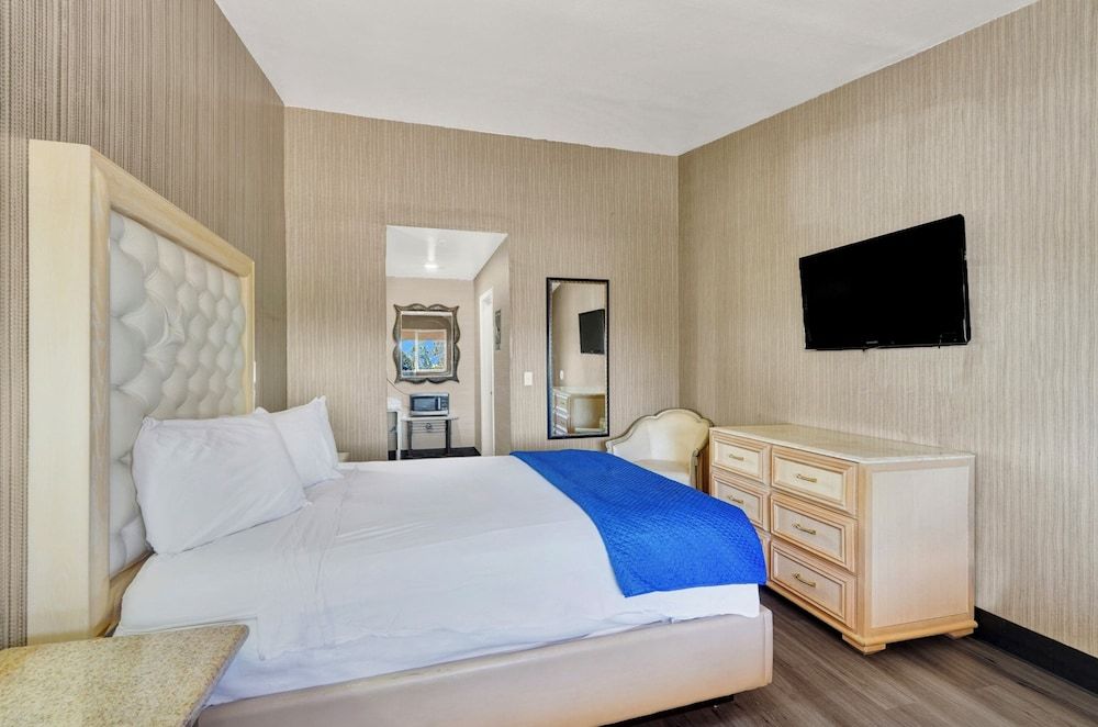 Standard Room, 1 Queen Bed, Smoking