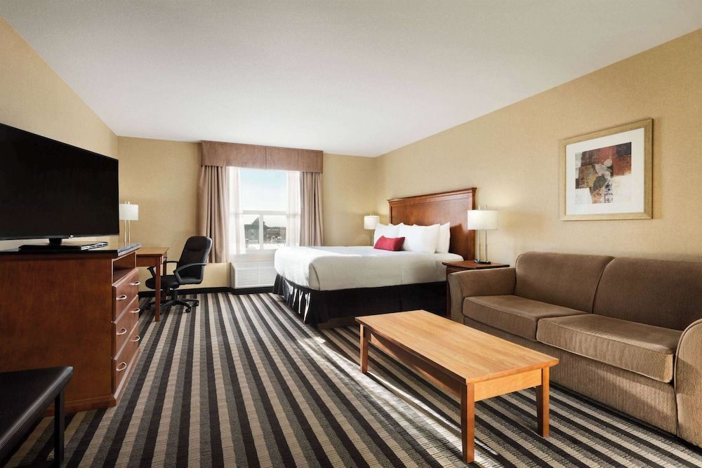 Room, 1 King Bed with Sofa bed, Non Smoking