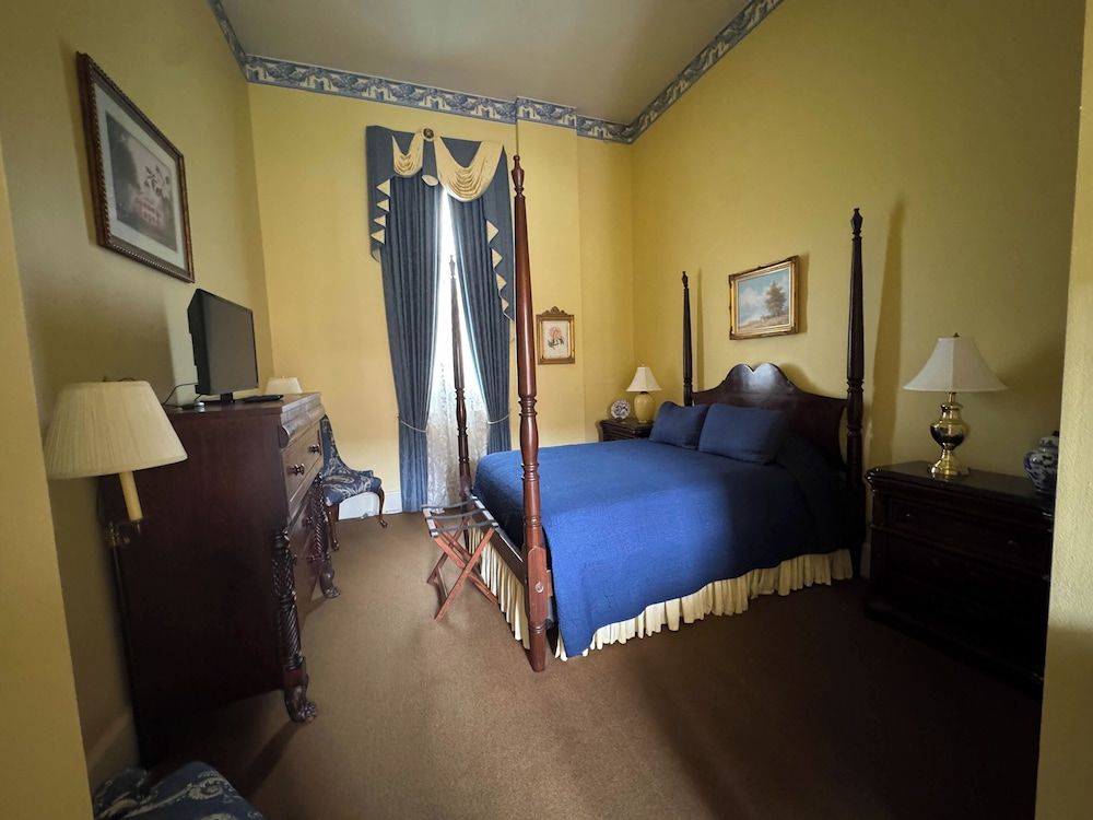 Room, 1 Queen Bed (Stephen Duncan)