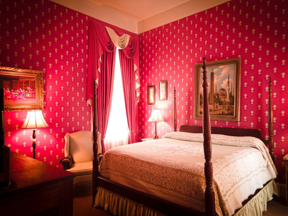 Room, 1 King Bed (John P. Walworth)