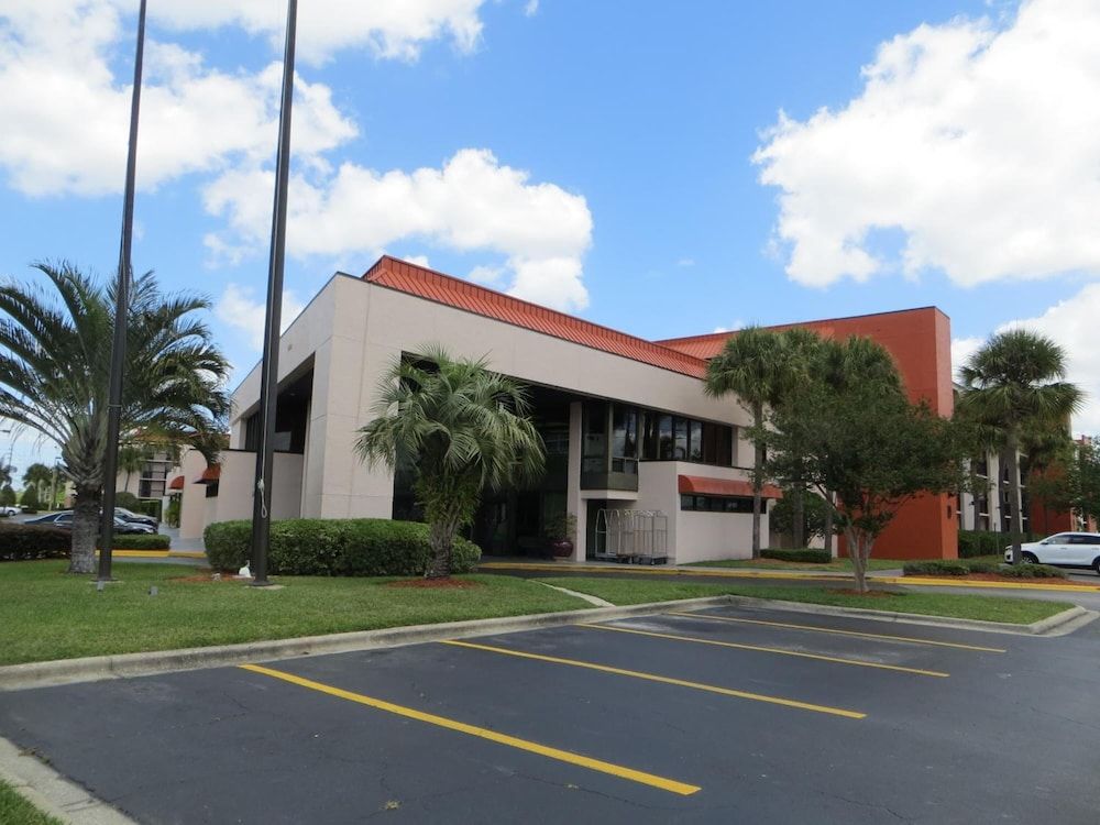 undefined Grand Hotel Orlando at Universal Blvd - Shuttle to Theme Parks 8