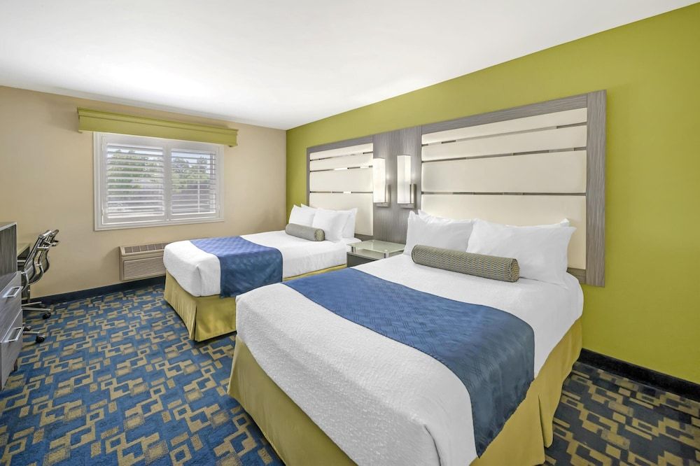 Standard Room, 2 Double Beds, Non Smoking, Refrigerator & Microwave (Pet Friendly)