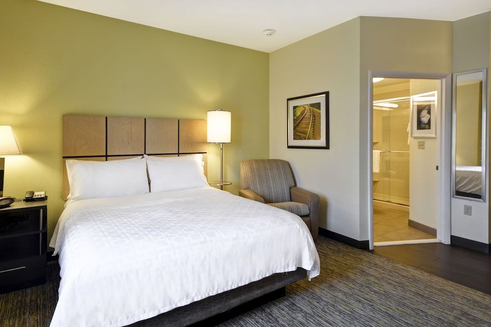 Studio Suite, 1 King Bed, Accessible