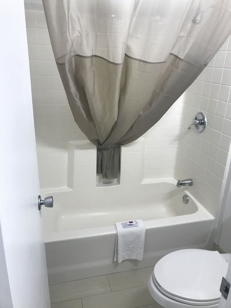 Motel 6 Van Buren, AR Standard Room, 1 King Bed, Accessible, Non Smoking 12