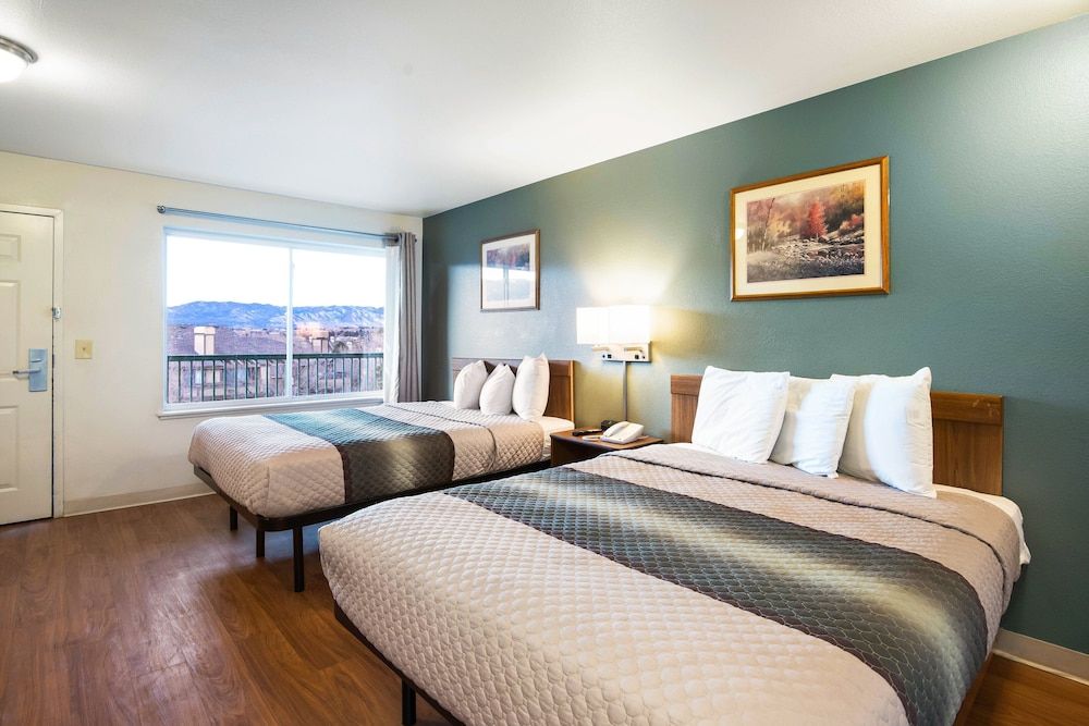 HomeTowne Studios By Red Roof Colorado Springs - Airport Studio, 2 Queen Beds, Non Smoking 3