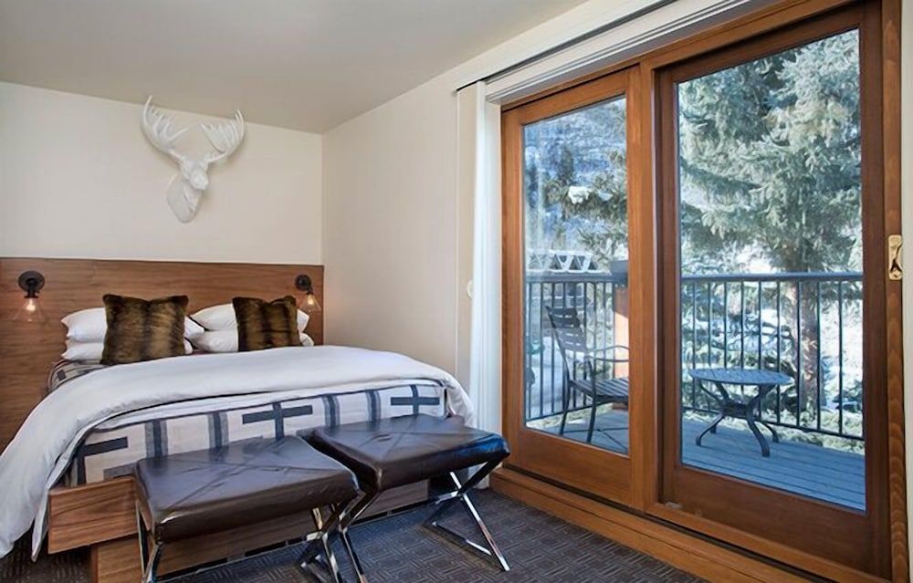 Signature Room, 1 King Bed, Balcony