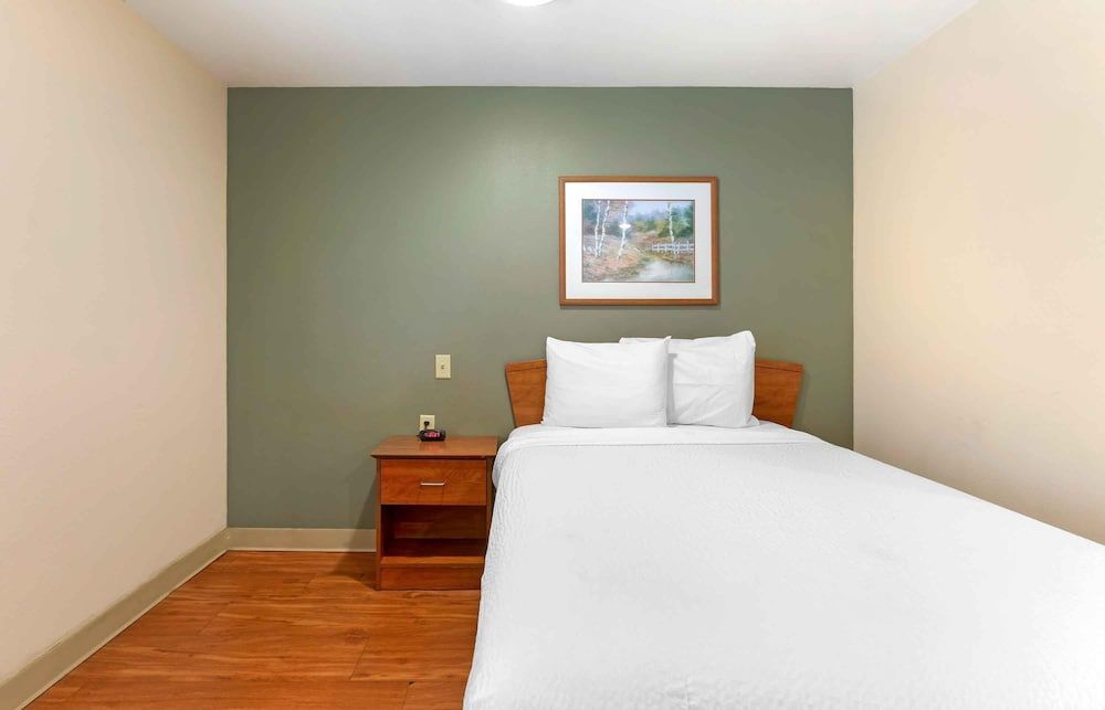 undefined Extended Stay America Select Suites - Phoenix - West 10