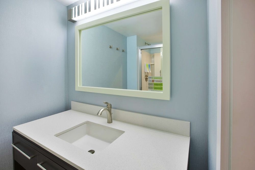 Suite, 1 Queen Bed, Accessible, Non Smoking (Hearing)