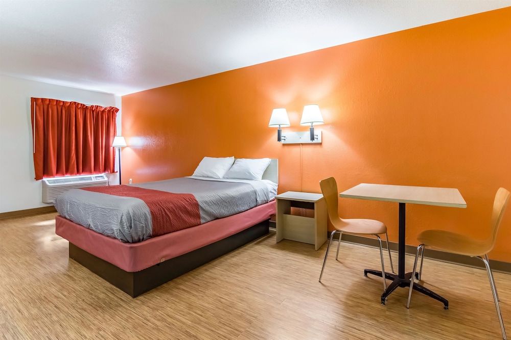Standard Room, 1 Queen Bed, Smoking