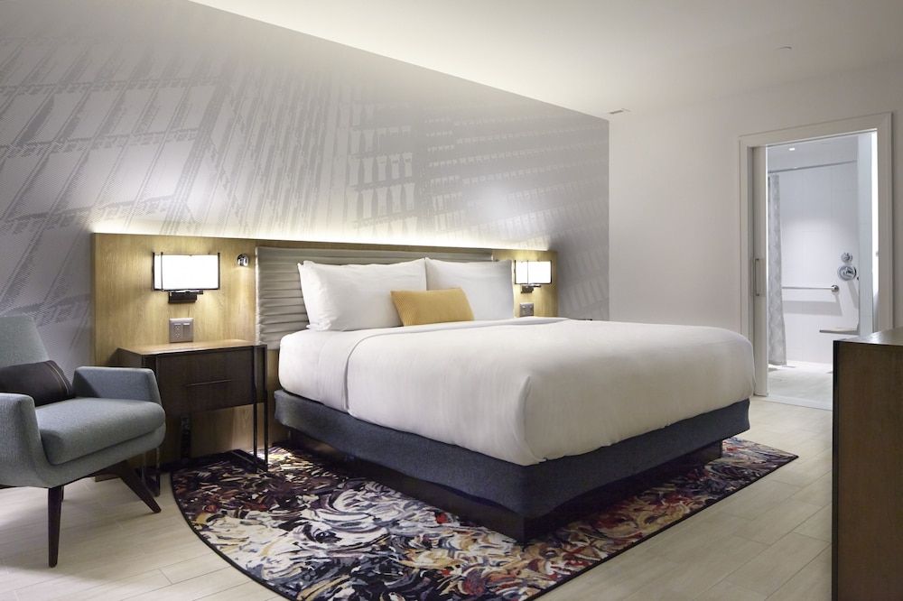 Suite, 1 King Bed