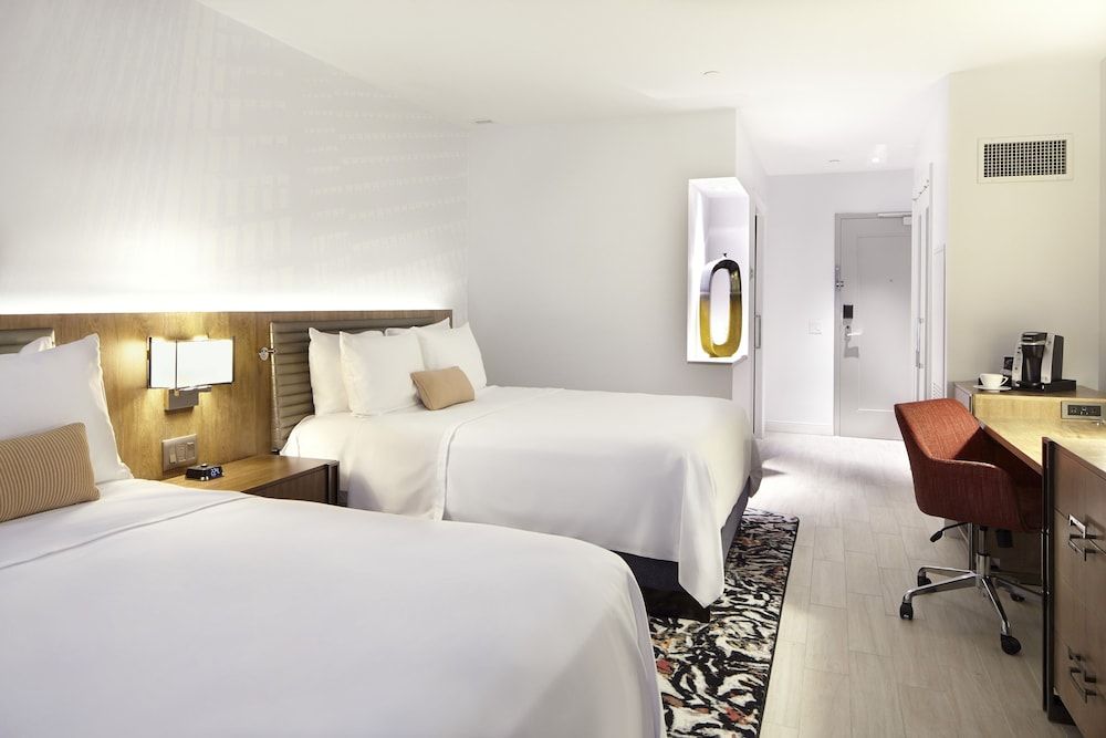 Hotel Indigo Atlanta Downtown by IHG Standard Room, 2 Queen Beds, Roll-in Shower (Communications) 4