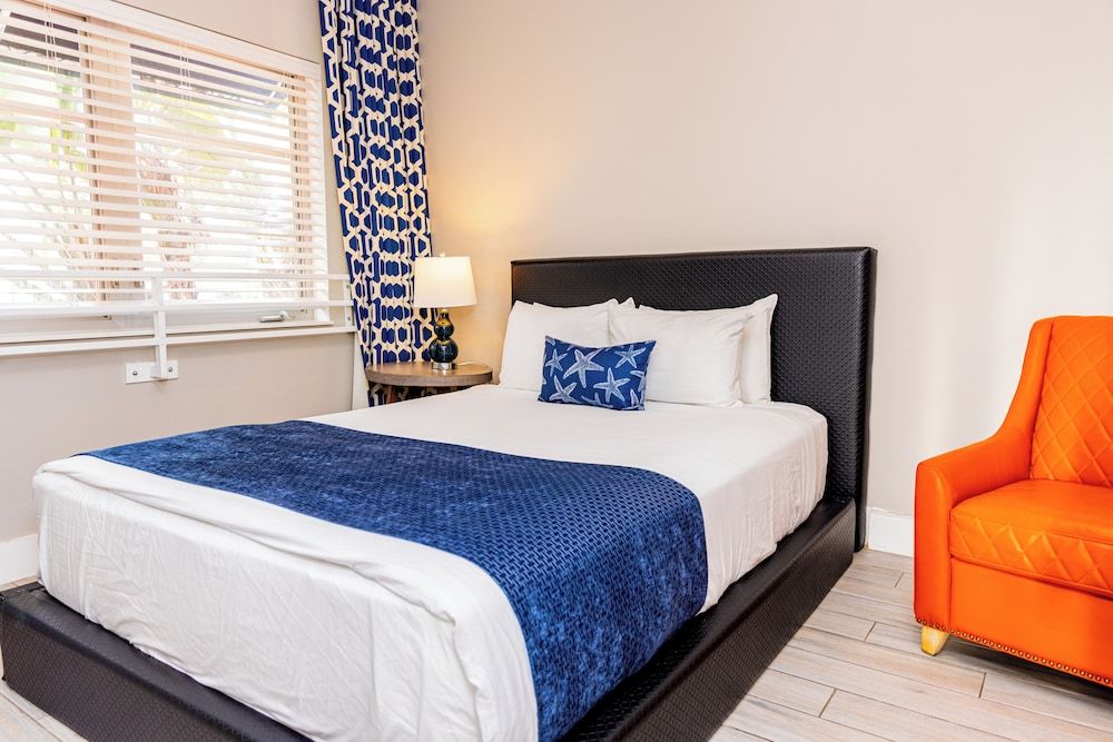 undefined Oceanside Hotel and Suites 10