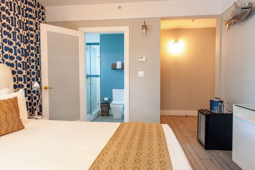 Oceanside Hotel and Suites Standard Queen 3