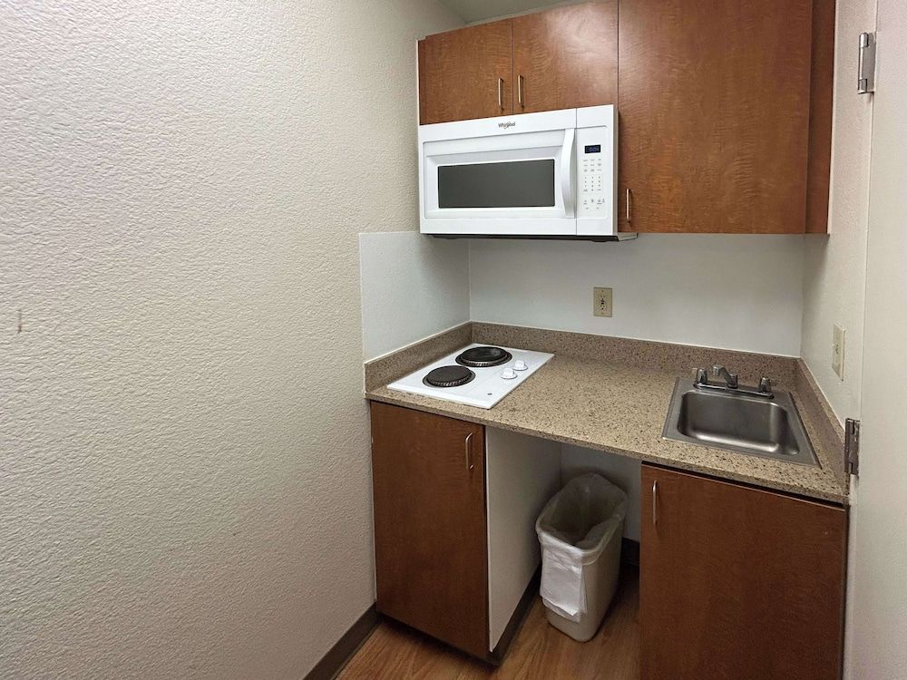 Studio 6 Rancho Cordova, CA Standard Room, 2 Queen Beds, Non Smoking, Kitchen 3