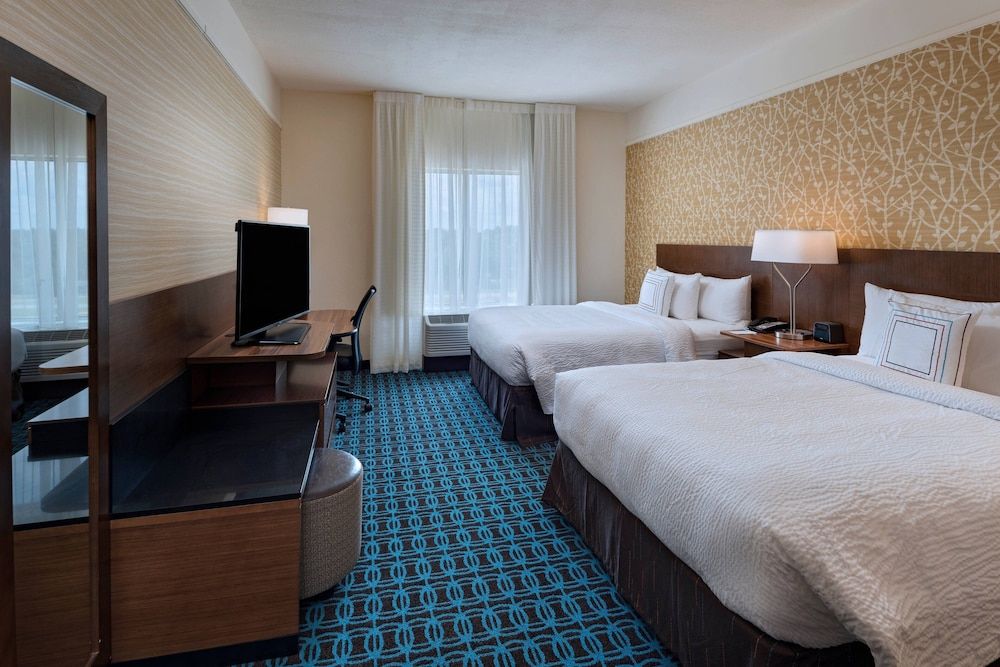 Room, 2 Queen Beds, Non Smoking (Mobility/Hearing Access, Roll-in Shwr)