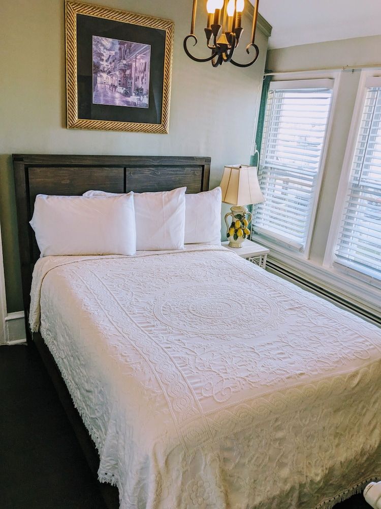 Chelsea Pub & Inn Comfort Double Room, 2 Double Beds, Non Smoking 3