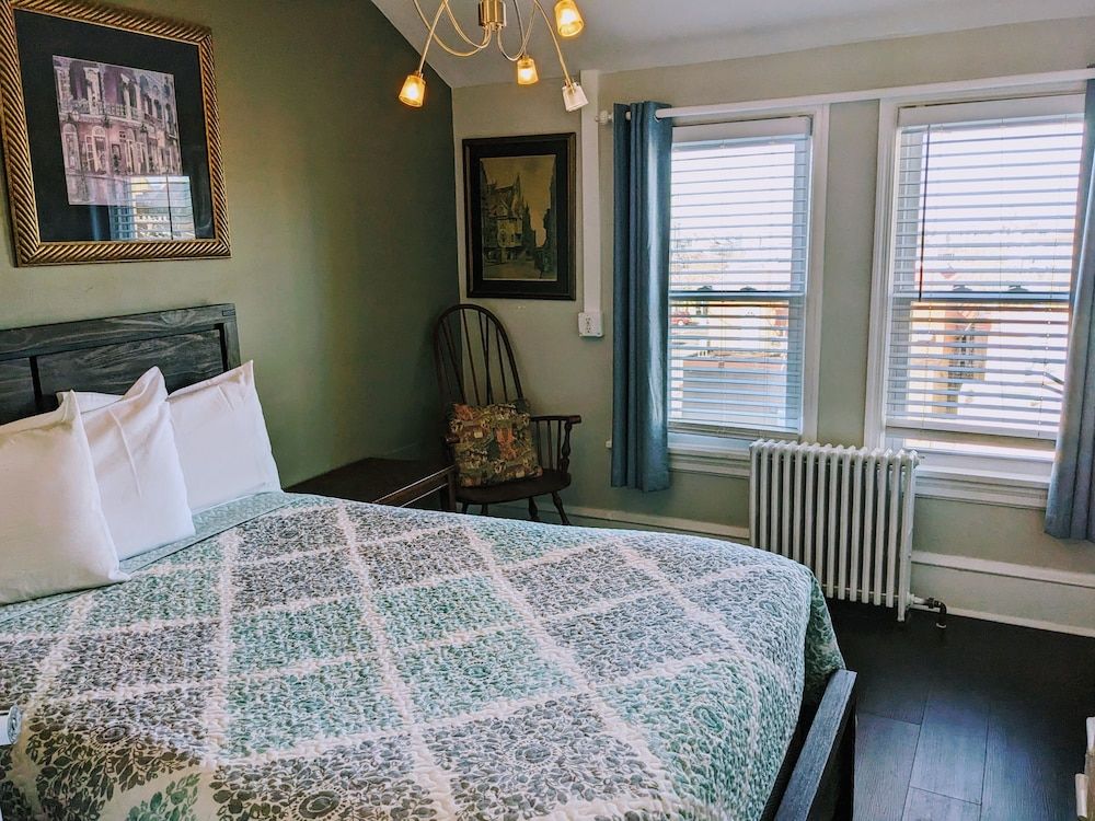 Chelsea Pub & Inn Comfort Double Room, 2 Double Beds, Non Smoking 10