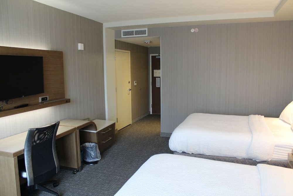 Room, 2 Queen Beds, Non Smoking