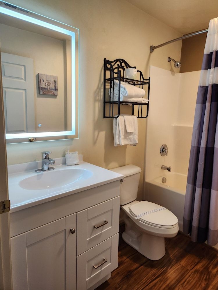 Affordable Suites of America Lynchburg Standard Suite, 1 Queen Bed 30