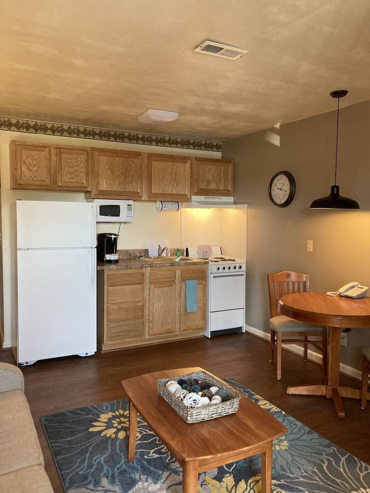 Affordable Suites of America Lynchburg Standard Suite, 1 Queen Bed 17