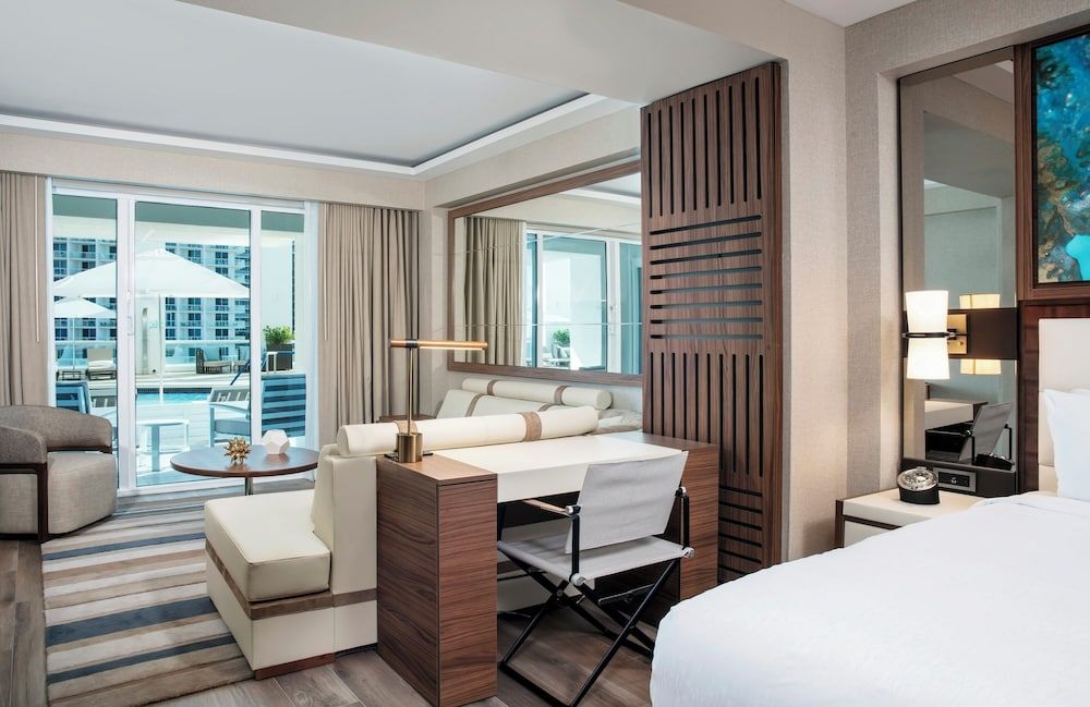 Conrad Fort Lauderdale Beach Junior Suite, Partial Ocean View