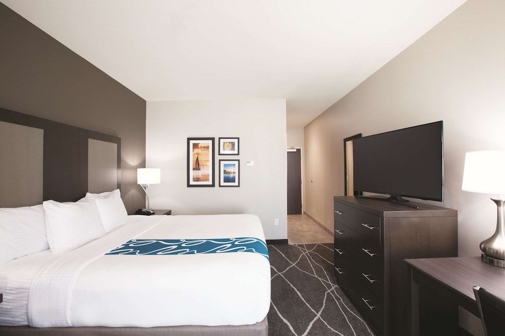 Room, 1 King Bed, Accessible, Non Smoking (Mobility Accessible)