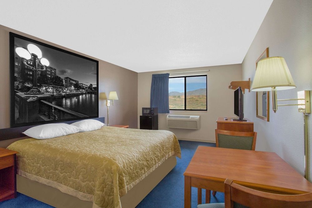 Room, 1 King Bed, Non Smoking