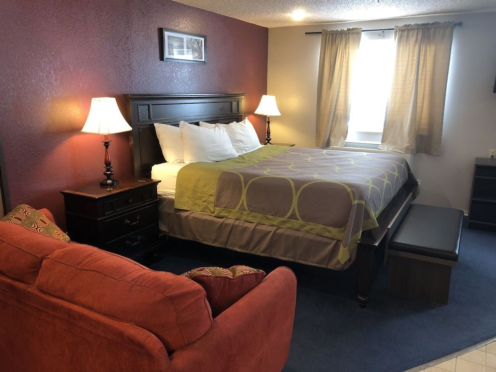 Deluxe Studio Suite, 1 King Bed, Non Smoking