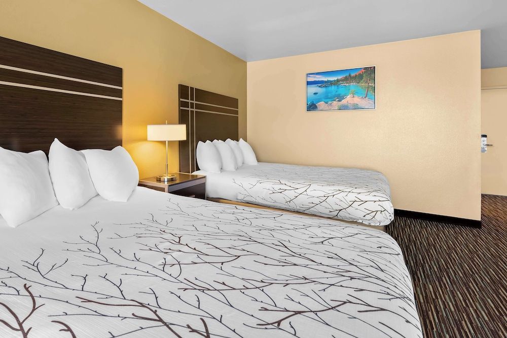 Best Western Topaz Lake Inn Standard Room, 2 Queen Beds, Refrigerator & Microwave, Lake View