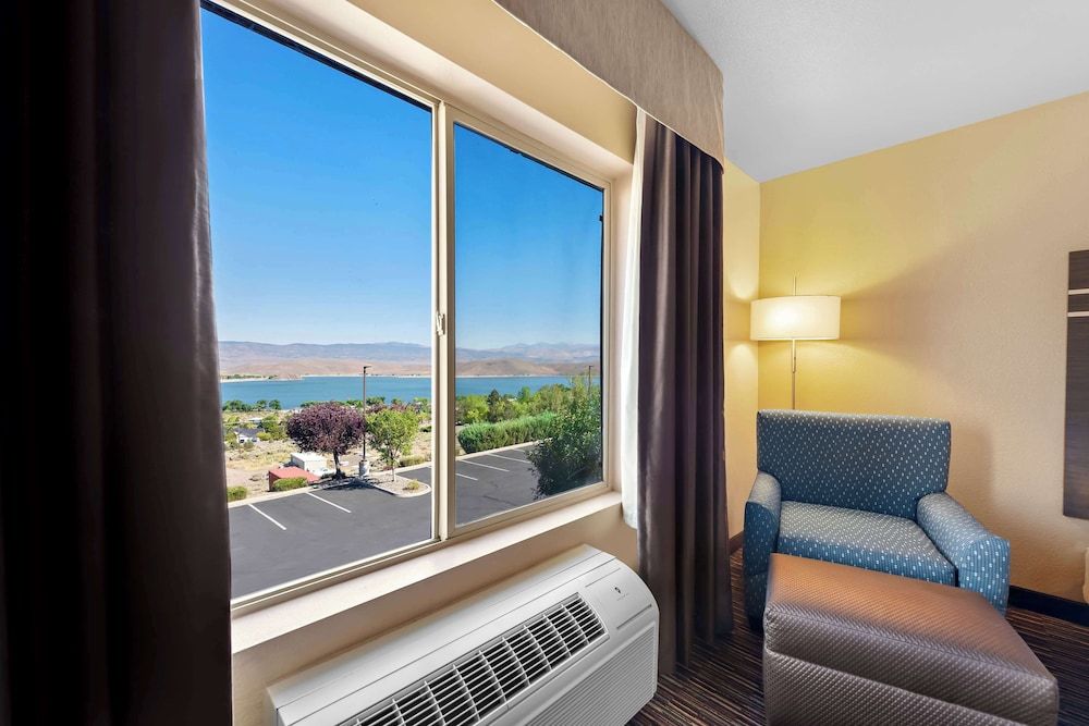 Best Western Topaz Lake Inn Standard Room, 2 Queen Beds, Refrigerator & Microwave, Lake View 6