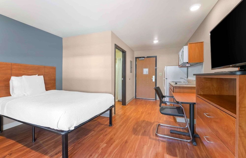 Extended Stay America Select Suites - Lake Worth Deluxe Studio, Non Smoking, Refrigerator & Microwave 4
