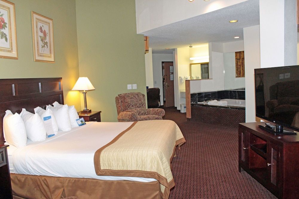 Executive Suite, 1 King Bed, Balcony