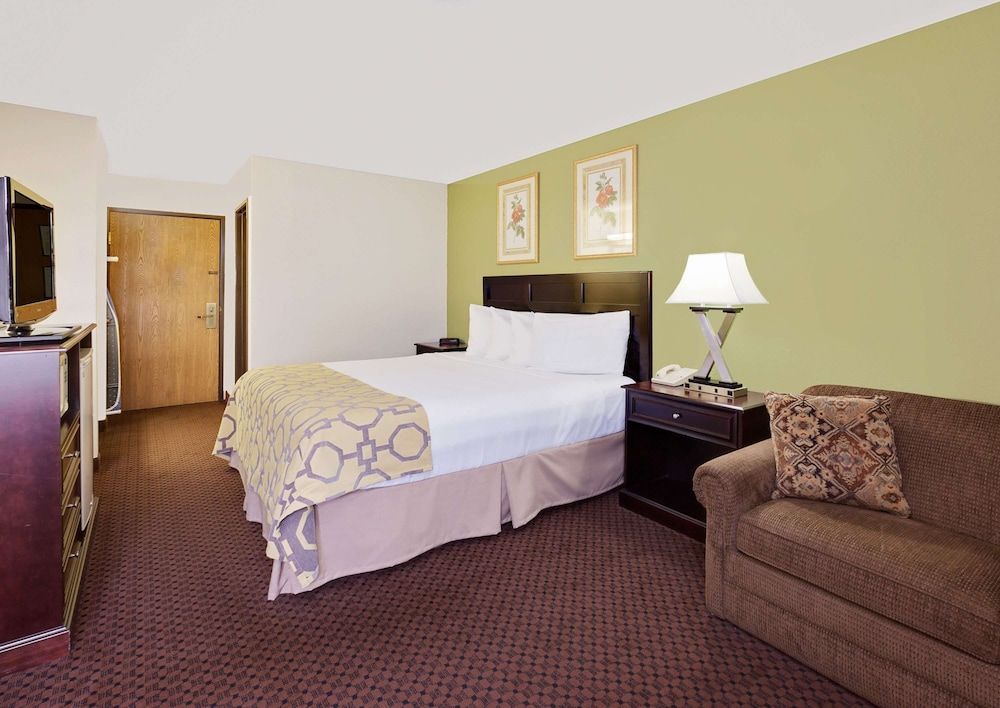 Standard Room, 1 King Bed