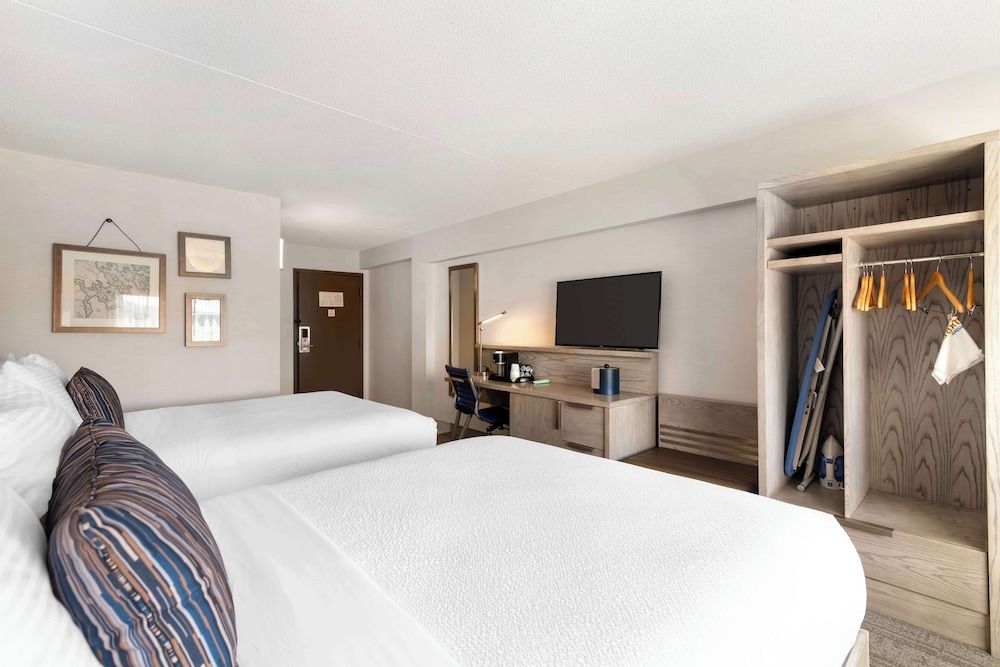 Best Western Plus Landmark Inn Standard Room, 2 Queen Beds, Non Smoking, Refrigerator 3