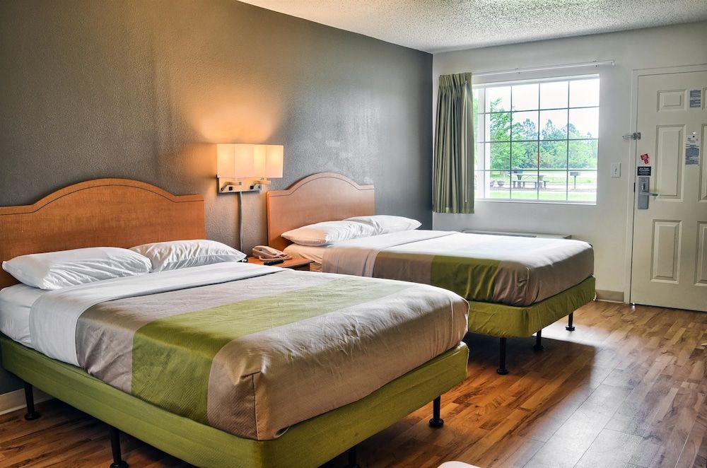 Studio 6 Pascagoula, MS Standard Room, 2 Double Beds, Non Smoking 3