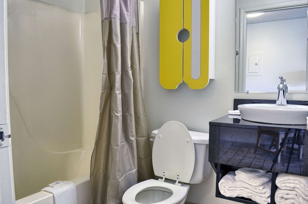 Studio 6 Pascagoula, MS Standard Room, 1 Queen Bed, Accessible, Non Smoking 6