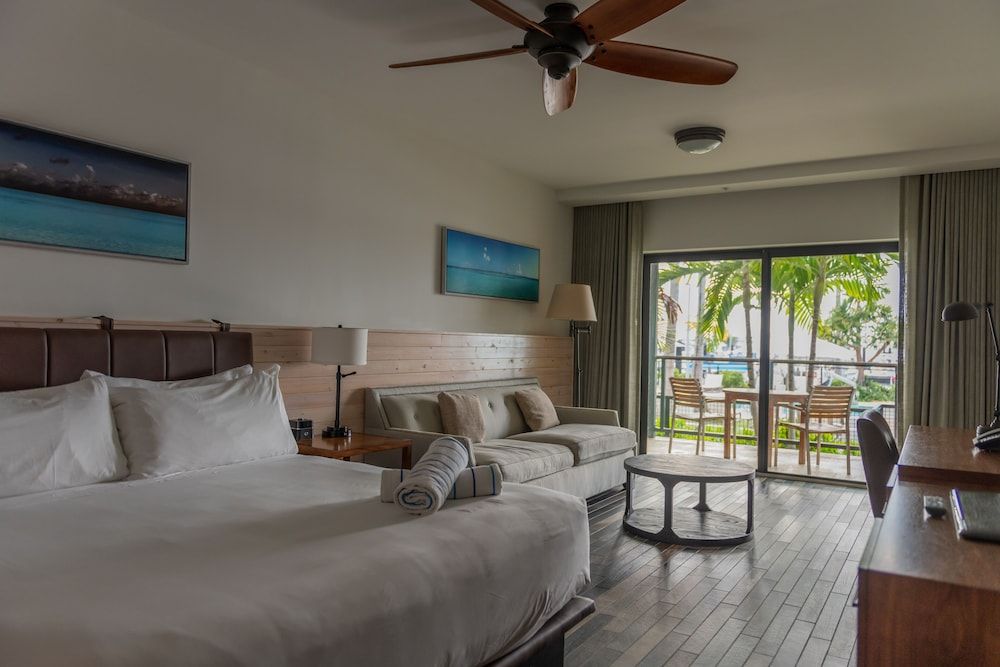 Studio, 1 King Bed with Sofa bed (Salt Water)