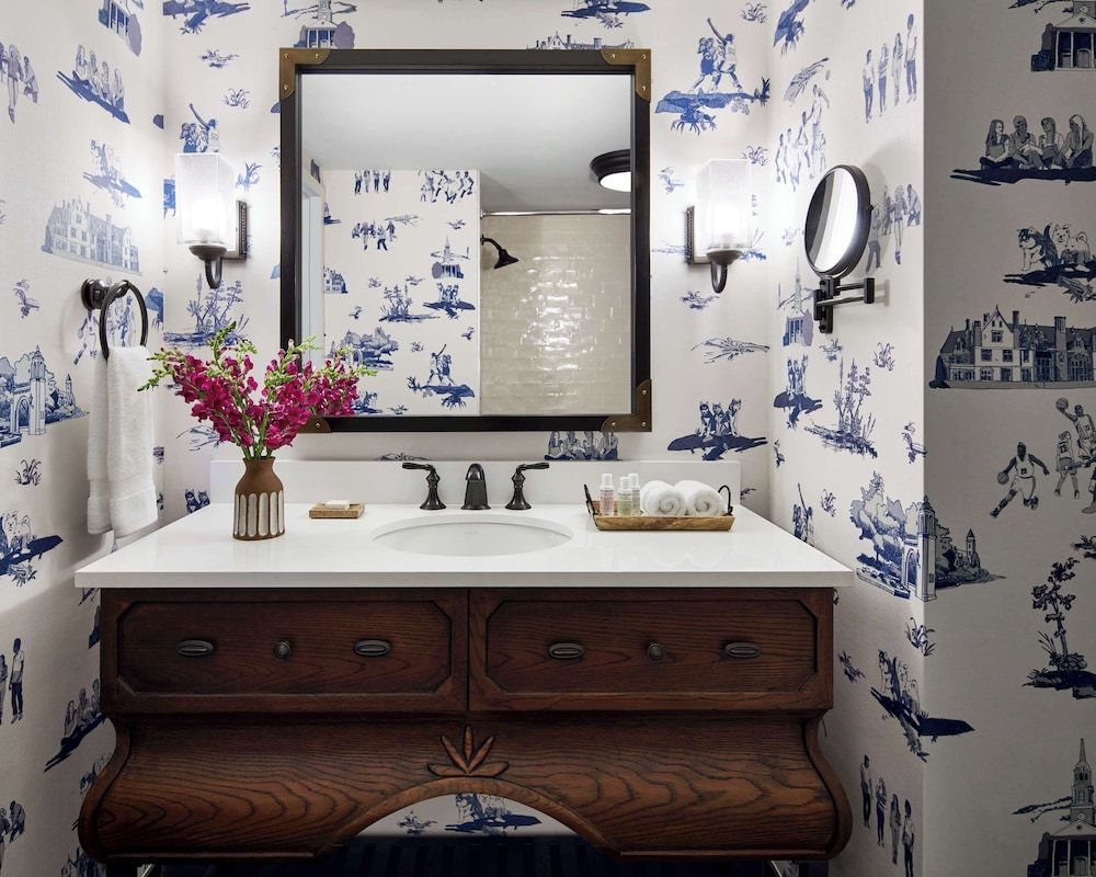 Graduate by Hilton Storrs Room, 2 Queen Beds 2