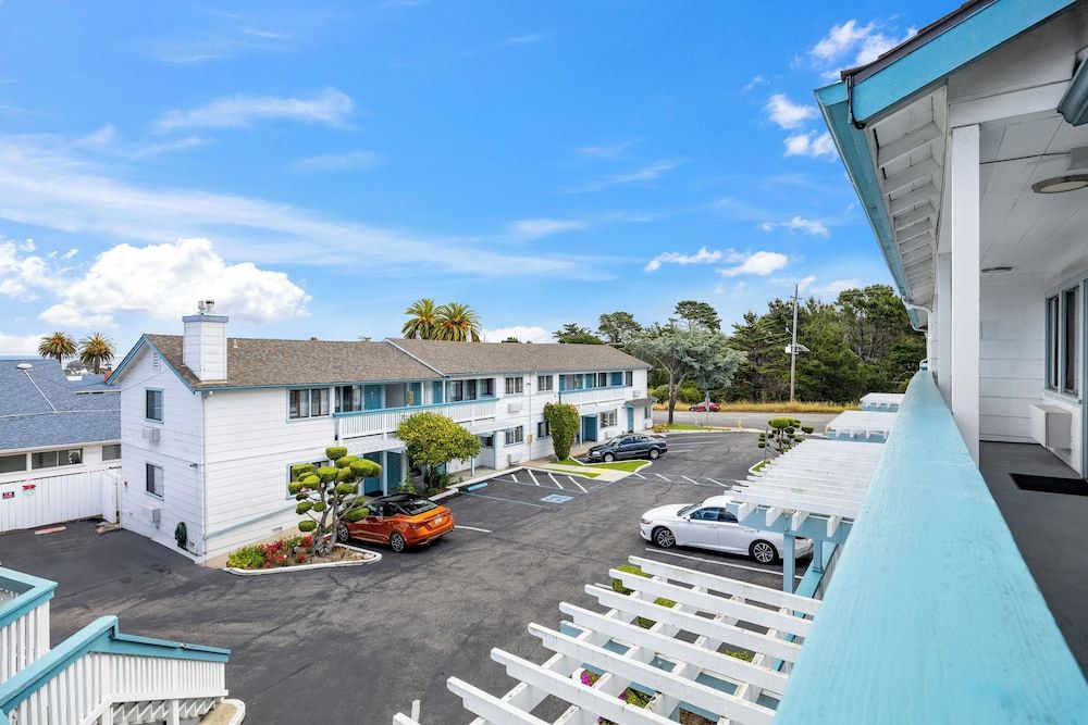 undefined Arbor Inn Monterey 10