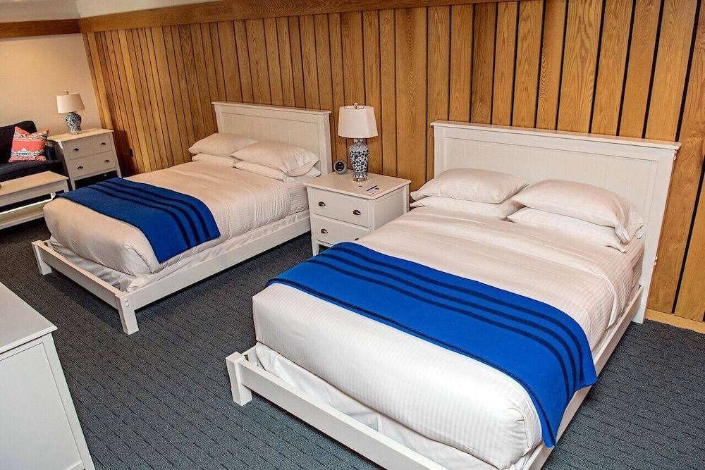 Leland Lodge Deluxe Room, 2 Queen Beds