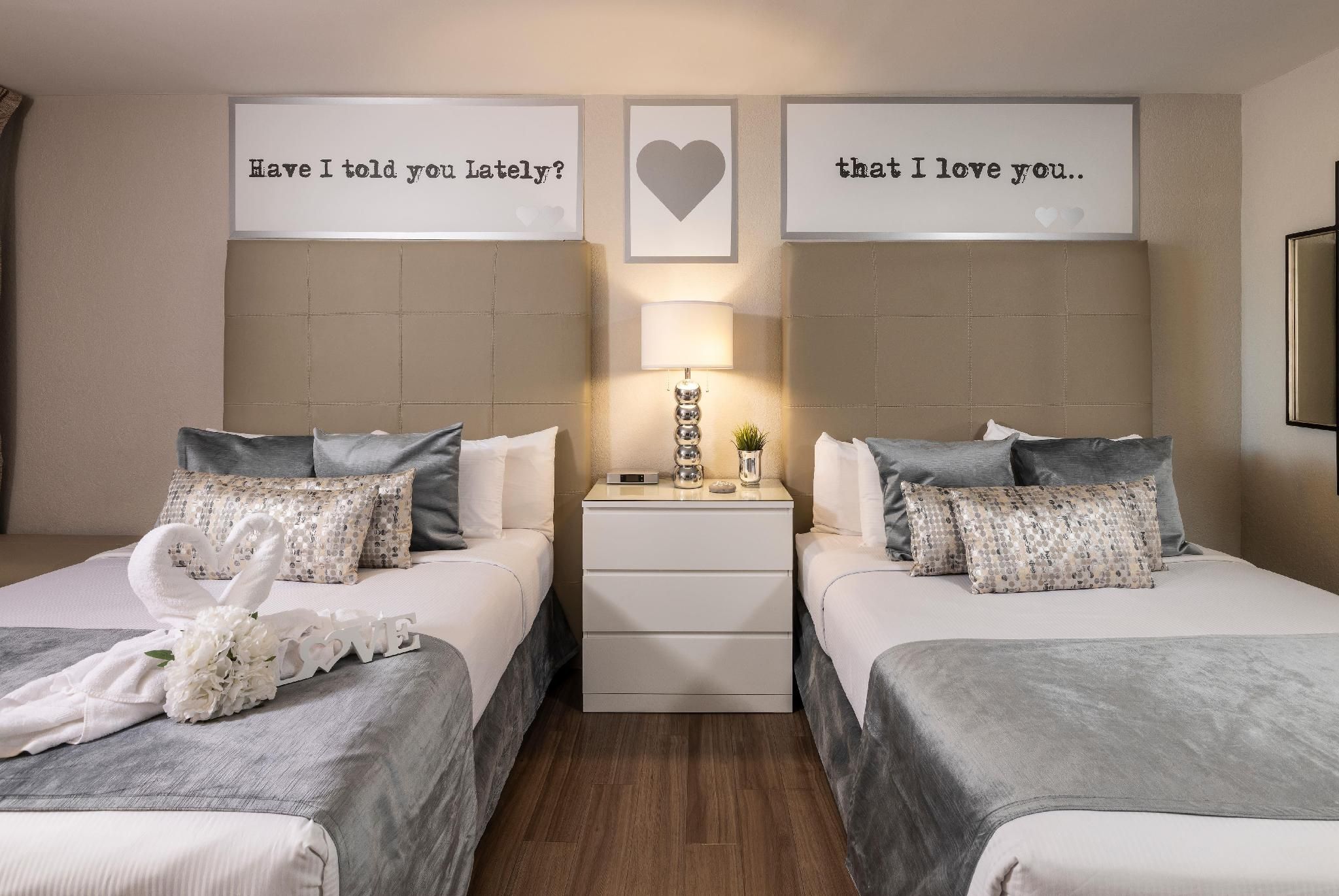 2 Queen Beds, Presidential Suite, Non-Smoking