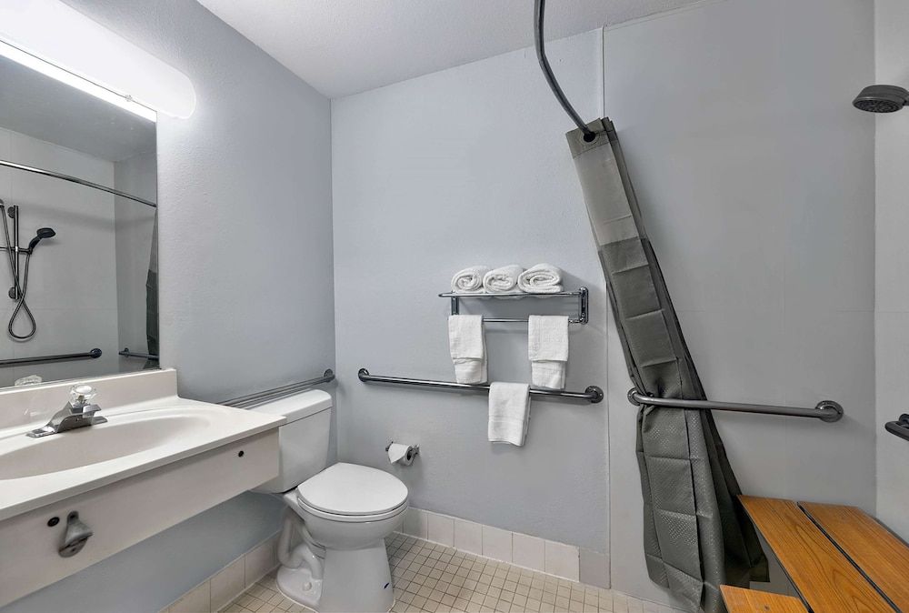 Studio 6 North Richland Hills, TX - Fort Worth Standard Room, 1 Queen Bed, Accessible, Non Smoking 8