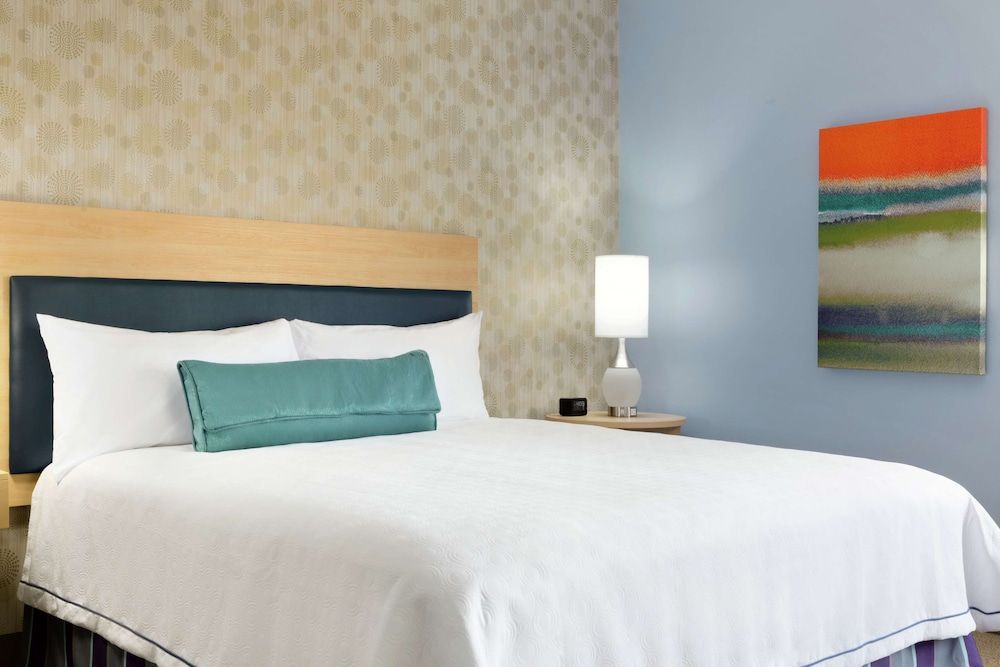 Studio, 1 King Bed, Accessible, Bathtub