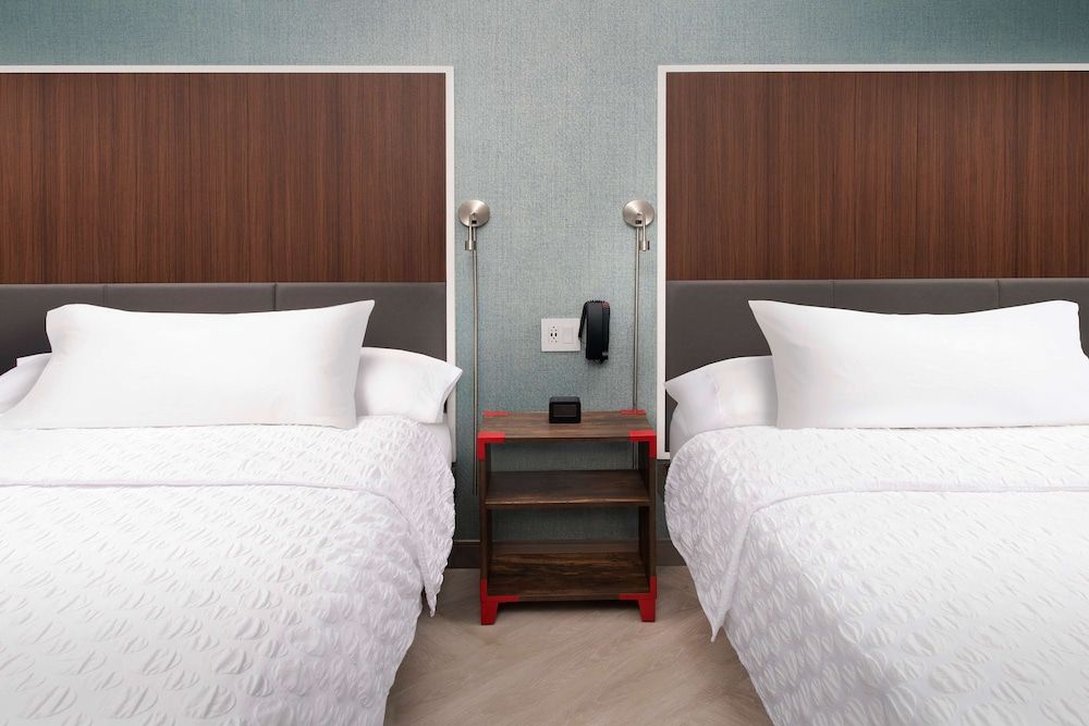 Room, 2 Queen Beds, Accessible, Non Smoking (Bathtub)