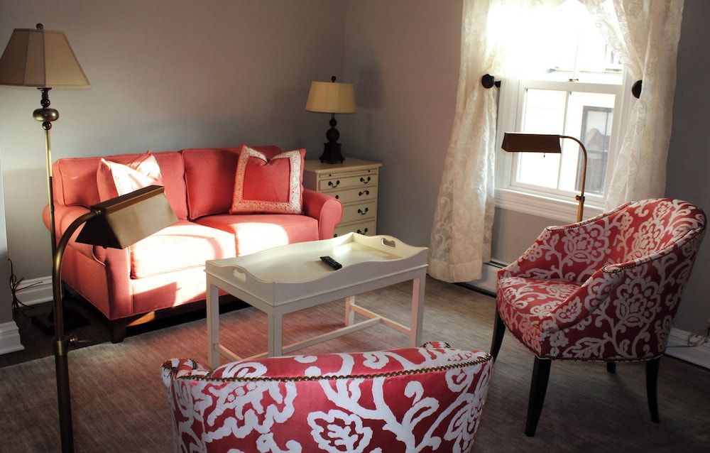 Suite, 1 King Bed (Exec 1 Bdrm Suite Residential view)
