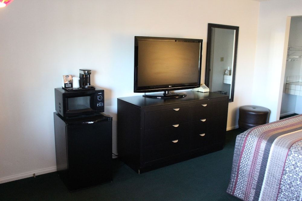 Cougar Land Motel Double Room, 2 Double Beds 15