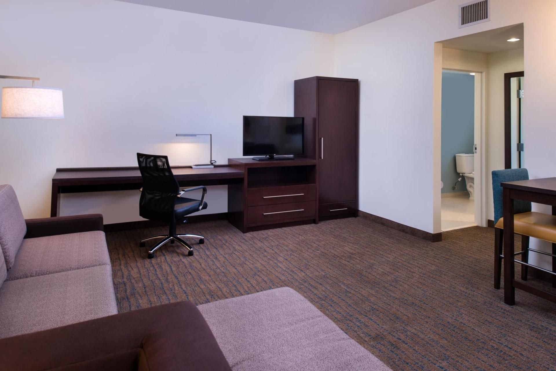 1 Bedroom Suite, 1 King, Sofa bed